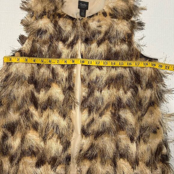 Chico’s Travelers Collection Vest Women’s Size 1 Color Brown Faux Fur - Picture 10 of 11